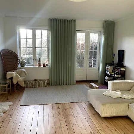 Apartment Beautiful Townhouse Close To The Center *